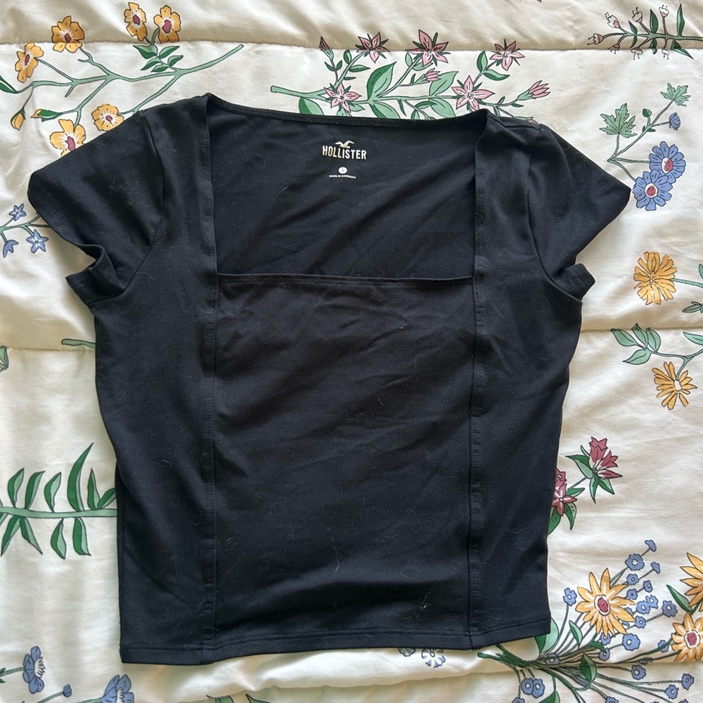 SOLD Hollister Crop Top, S